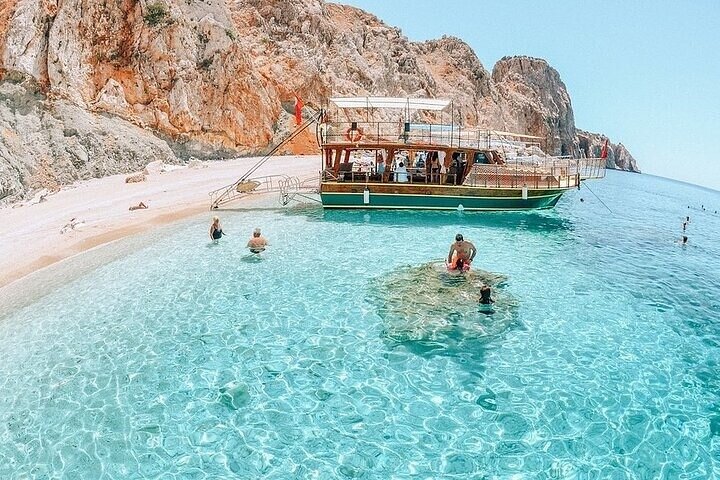 Antalya Gezi Rehberi: Tarih, Doğa ve Deniz Bir Arada